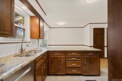 8714 Boulder Ln, Little Rock, AR 72227 - photo 7