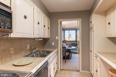 Watergate South unit 1510, Washington, DC 20037 - photo 6