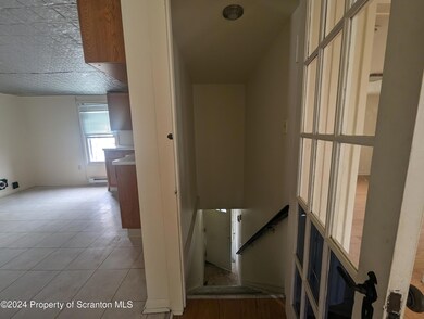 1045 N Irving Ave unit 2nd fl, Scranton, PA 18510 - photo 4