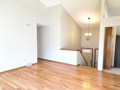 1823 Wallinford Dr, Sun Prairie, WI 53590 - photo 3