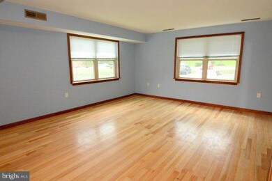 407 N Beauregard St unit 407, Alexandria, VA 22312 - photo 4