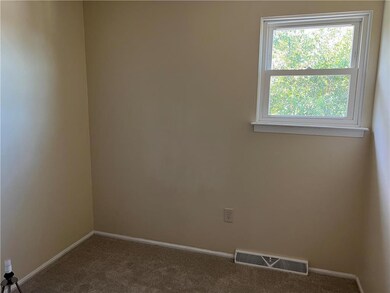 2819 Ithaca St, Allentown, PA 18103 - photo 5