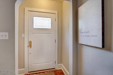 2316 Belvedere entry foyer