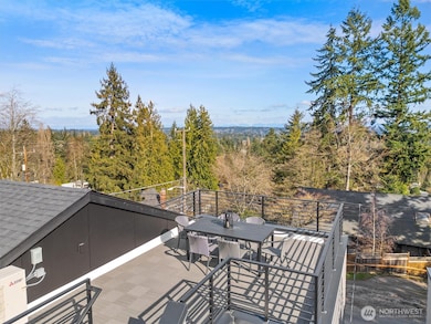 1261 NE 100th St, Seattle, WA 98125 - photo 2