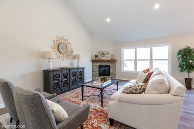 1018 Oak Grove Ct, Crown Point, IN 46307 - photo 3