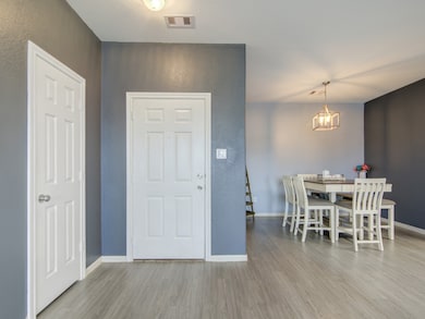 5210 Mcgrath Dr, Alvin, TX 77511 - photo 6