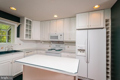 44031 Silverwood Ln, California, MD 20619 - photo 5