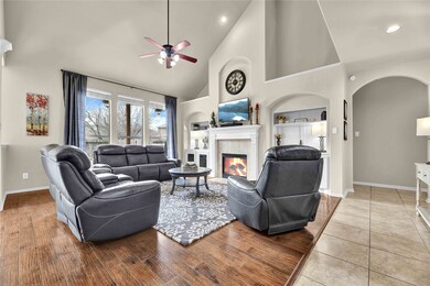 SPACIOUS FAMILY LIVING AREA