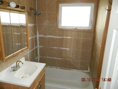 103 Siesta Rd, Carpentersville, IL 60110 - photo 5