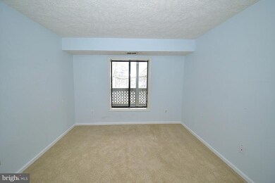 2226 Hunters Run Dr unit 2226, Reston, VA 20191 - photo 5