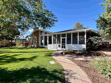 512 E 35th St, Scottsbluff, NE 69361 - photo 2