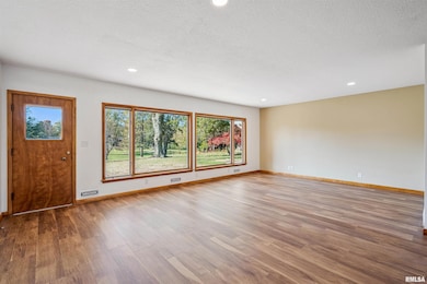 4132 Rodeo Rd, Davenport, IA 52806 - photo 4