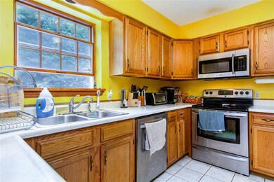 15 Terry Ct unit 2, Barre, VT 05641 - photo 2