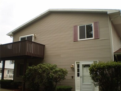 333 Chatham Cir, Warwick, RI 02886 - photo 2