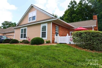 6824 Ledgestone Place unit D, Charlotte, NC 28227 - photo 2