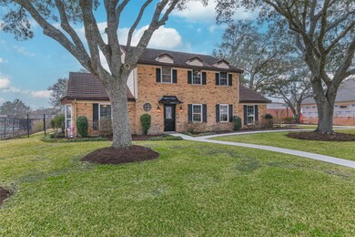 2004 Butler Dr, Friendswood, TX 77546 - photo 2