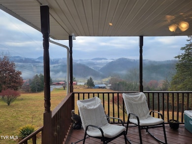 490 Courthouse Dr, Castlewood, VA 24224 - photo 3