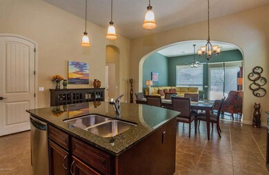 Familyroom Kitchen11 2-HDR
