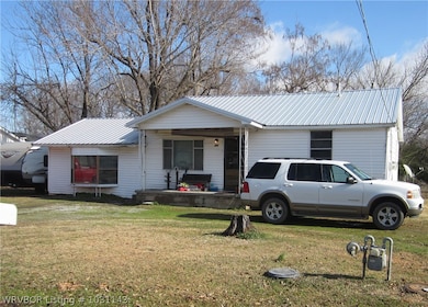 704 NE 5th St, Stigler, OK 74462 - photo 3