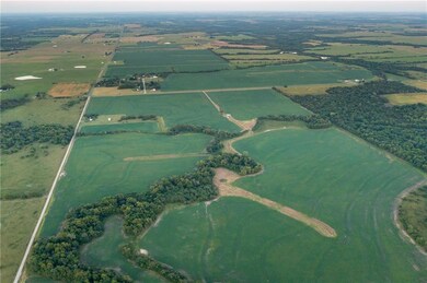 000 Texas Rd, Garnett, KS 66032 - photo 5