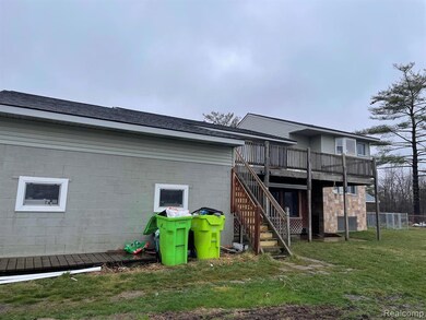 9470 Pontiac Lake Rd, White Lake, MI 48386 - photo 5