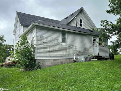 204 NE 7th St, Leon, IA 50144 - photo 3