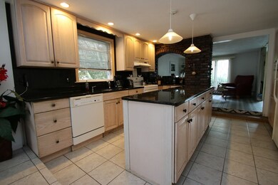 17 Davis St, Saugus, MA 01906 - photo 4