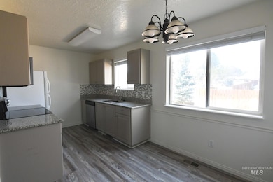 264 N 3rd E, Rexburg, ID 83440 - photo 6