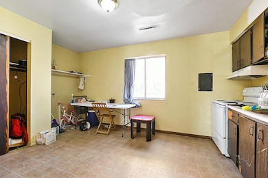 Eat In Kitchen