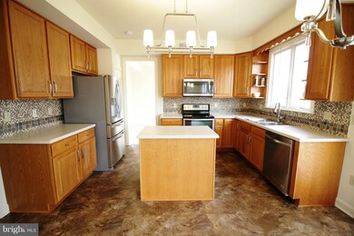 13541 Essex Dr, Hagerstown, MD 21742 - photo 7