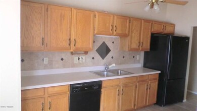 CUSTOM BACK SPLASH