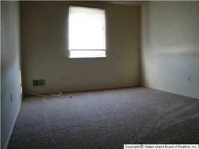 489 Willow Rd E unit 2, Staten Island, NY 10314 - photo 6