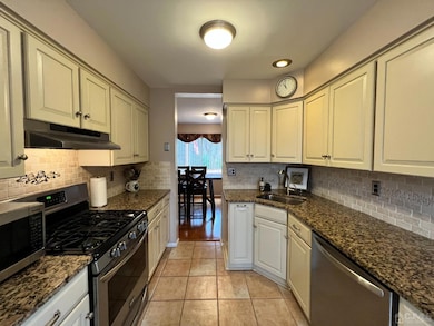 10 Jason St, Dayton, NJ 08810 - photo 7