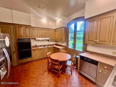 112 Dana Rd, Natchez, MS 39120 - photo 2