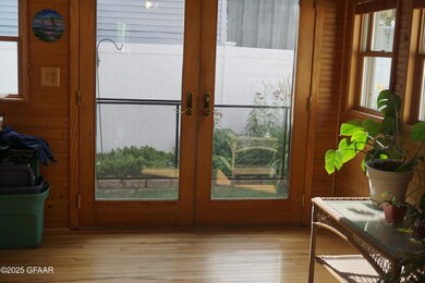 5102 9th Ave N, Grand Forks, ND 58203 - photo 5