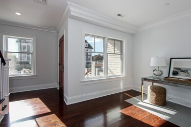 004-Foyer-2190698-large