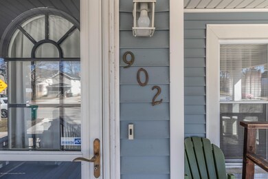 902 N Pine St, Lansing, MI 48906 - photo 5