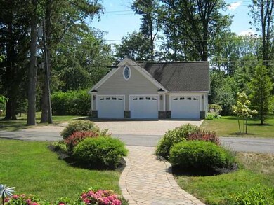 Parking Lot/Garage