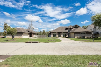 11216 River Highlands Dr, Saint Amant, LA 70774 - photo 2