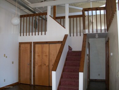 633 Mckinley St unit 101, Hazleton, PA 18201 - photo 5