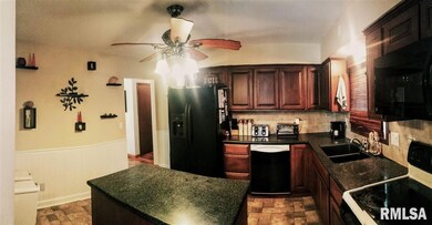 3620 N Elmwood Ave, Davenport, IA 52806 - photo 7