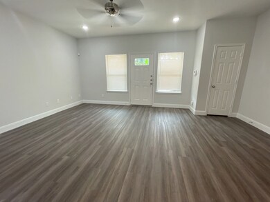 1029 Calvin Ave unit B, Houston, TX 77088 - photo 4