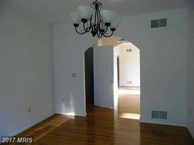 4904 Shanti Ln, Rosedale, MD 21237 - photo 4