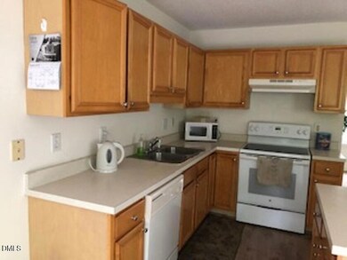 124 Fairford Dr, Holly Springs, NC 27540 - photo 4