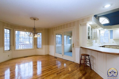 3800 SW Stonybrook Dr, Topeka, KS 66610 - photo 7