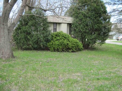 2713 N Pauline Ave, Muncie, IN 47303 - photo 3