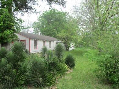 3303 Nolan Ave, Bay City, TX 77414 - photo 3