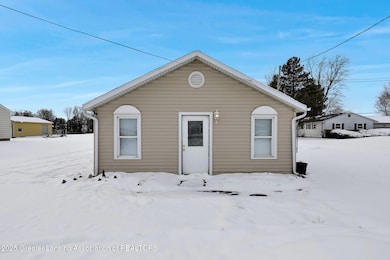 11073 Hartel Rd, Grand Ledge, MI 48837 - photo 2