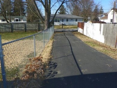 203 W 12th St, La Porte, IN 46350 - photo 4