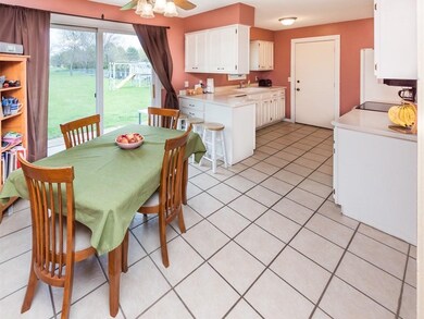 Spacious eating area